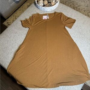 NWT Mustard Colored Short Sleeve Dress with pockets!